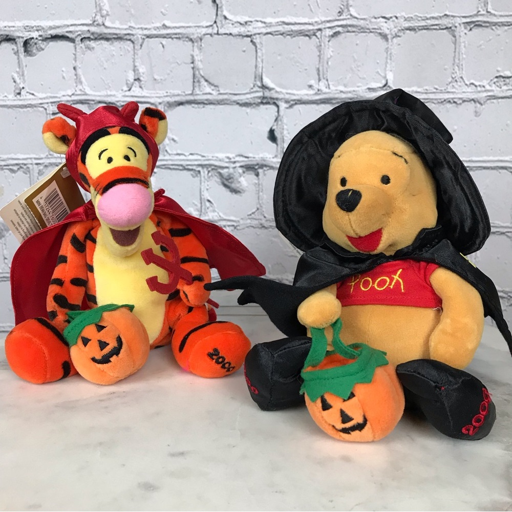 Disney Winnie The Pooh Holiday 2000 Y2K Vintage Halloween Beanie Baby Plush Toy